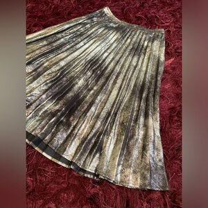 Vince Camuto Pleated Skirt😍